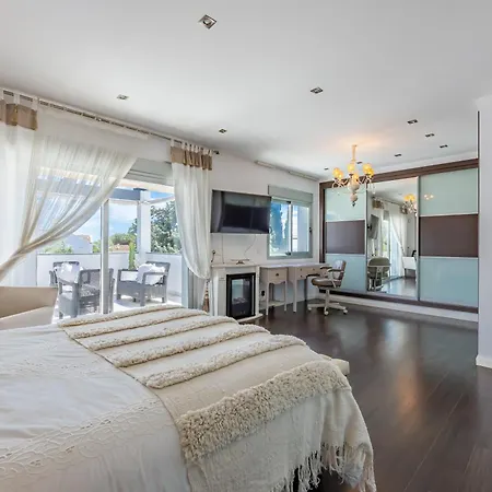 Ivelise , Casco Antiguo Villa