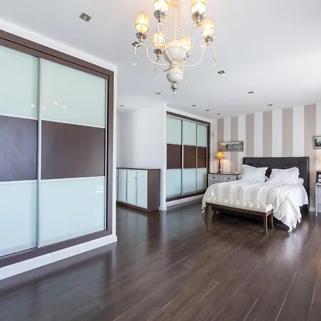 Βίλα Ivelise , Casco Antiguo