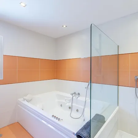 Ivelise , Casco Antiguo Marbella