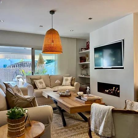 Ivelise , Casco Antiguo Villa Marbella