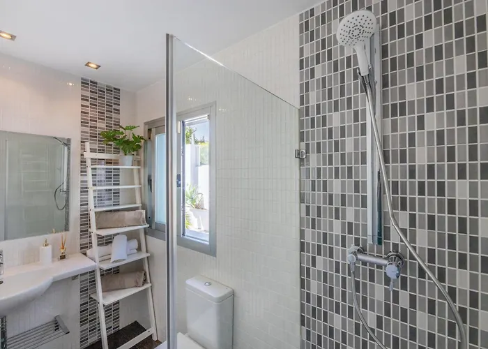 Ivelise , Casco Antiguo Вілла *