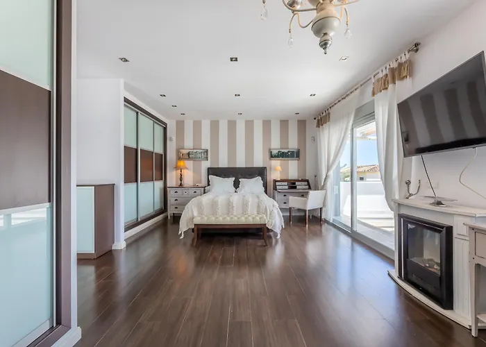 Ivelise , Casco Antiguo Villa *