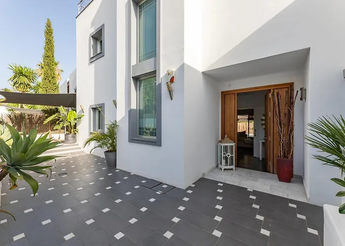 Вілла Ivelise , Casco Antiguo